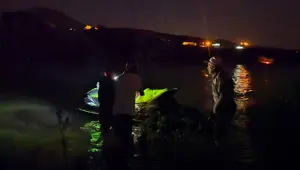 Nehir suları yükseldi, piknik yaparken mahsur kaldılar