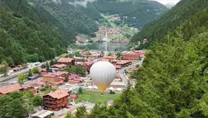 Kapadokya'dan getirilen 2 sıcak hava balonu Uzungöl'de