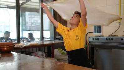 Yaşı küçük marifeti büyük: ''En büyük hayalim Osimhen'e katmer yapmak''