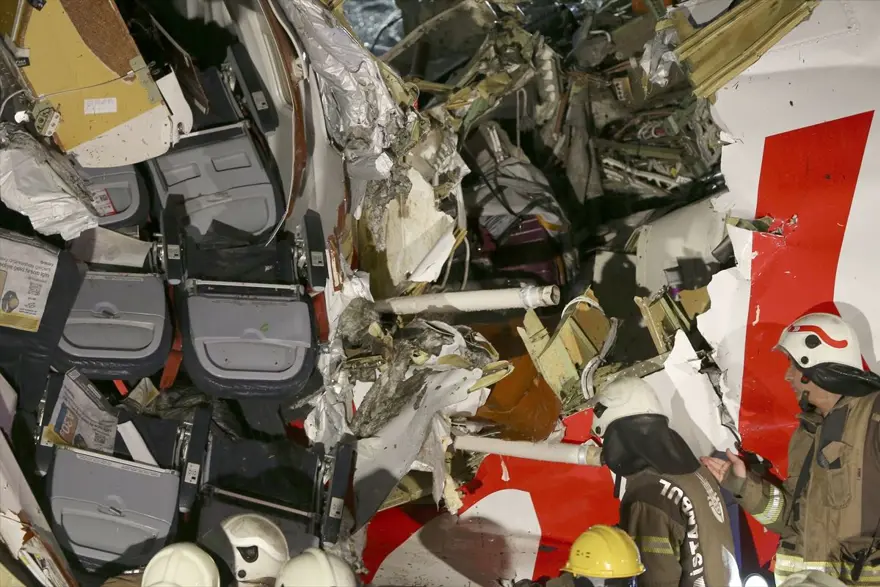 Sabiha Gökçen'de pistten çıkan uçaktan ilk görüntüler 4