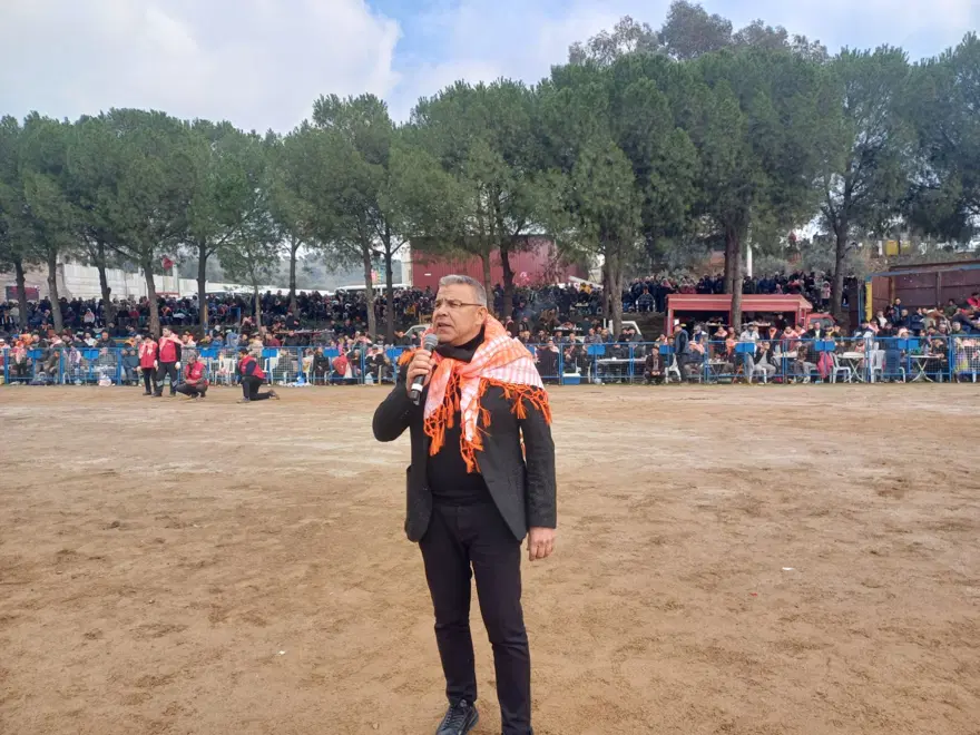 Pehlivan develer arenada kozlarını paylaştı 1