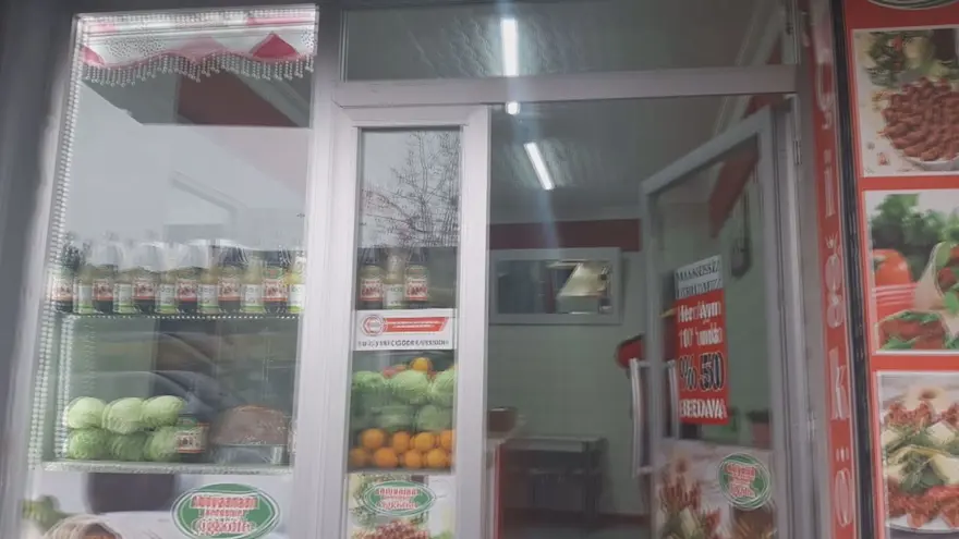 Yine Esenyurt: Çiğköfteci görünümlü kuaför 10