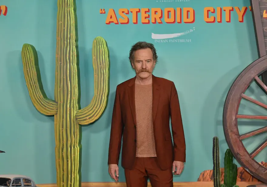 Yıldız kadrolu "Asteroit Şehir" (Asteroid City) filminin prömiyerinde şıklık yarışı 3 Yıldız kadrolu "Asteroit Şehir" (Asteroid City) filminin prömiyerinde şıklık yarışı 3