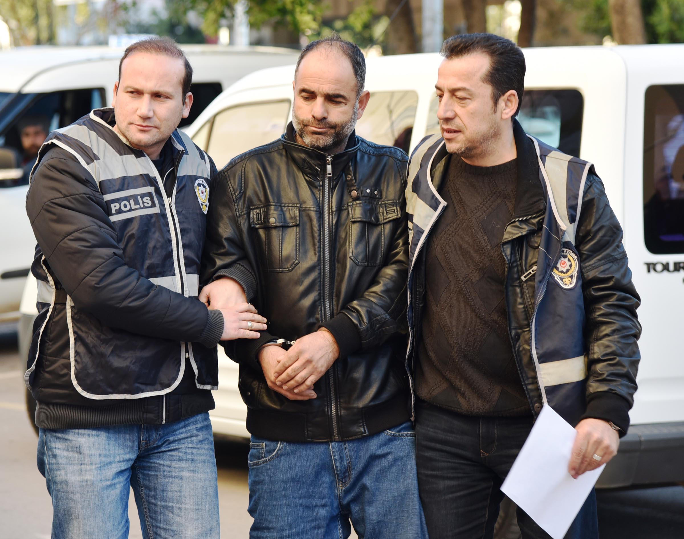 İhraç edilen 55 hakim ve savcı için gözaltı kararı