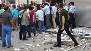 Adana ve Mersin'de HDP binalarında patlama