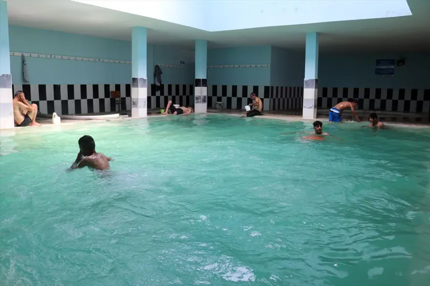 Şifa kaynağı Diyadin Kaplıcaları'nda işletmeciler yoğun ilgiden talebe yetişemiyor 6