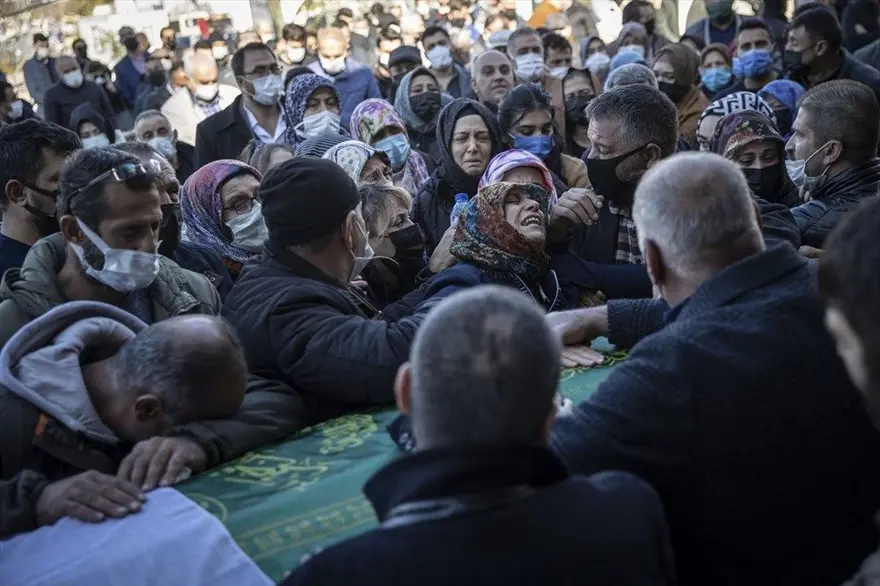 Türkiye, Başak Cengiz ve Ceren Özdemir'e ağlıyor: Bir ruh hastası gelip prenseslerimizi öldürdü 8
