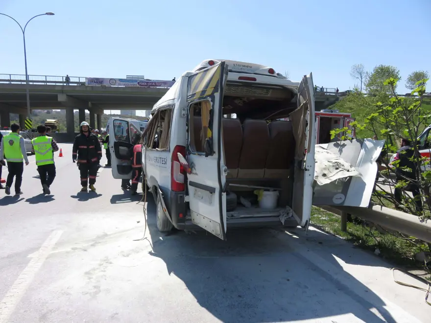 İstanbul'da üniversite servisinde patlama 2