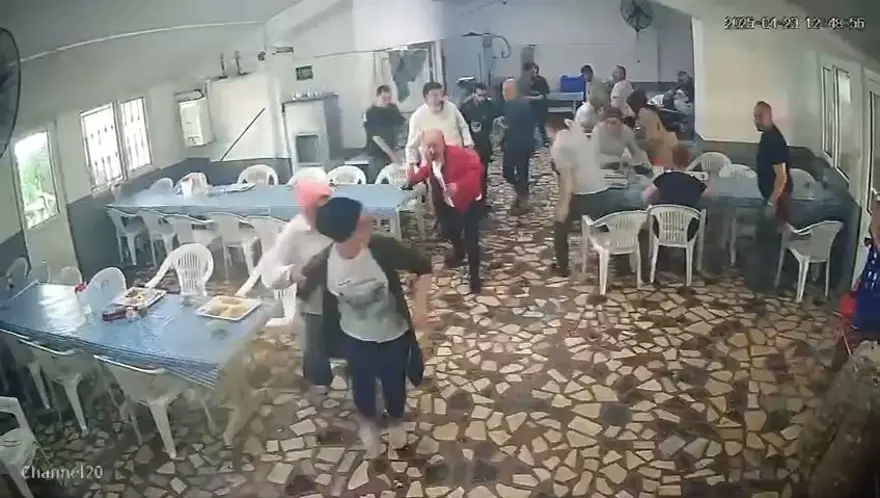 Yemekhanede deprem anı: Kimi bayıldı kimi kaçtı, o yemeğini bırakmadı 1