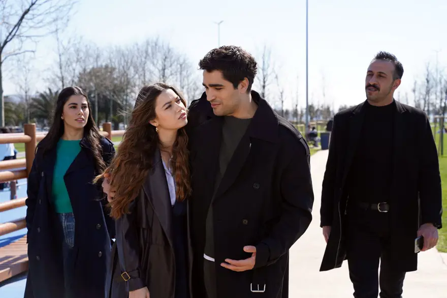 Yalı Çapkını'nda düğün gecesi korkunç sürpriz! "Yalıdaki hain kim?" 2 Yalı Çapkını'nda düğün gecesi korkunç sürpriz! "Yalıdaki hain kim?" 2