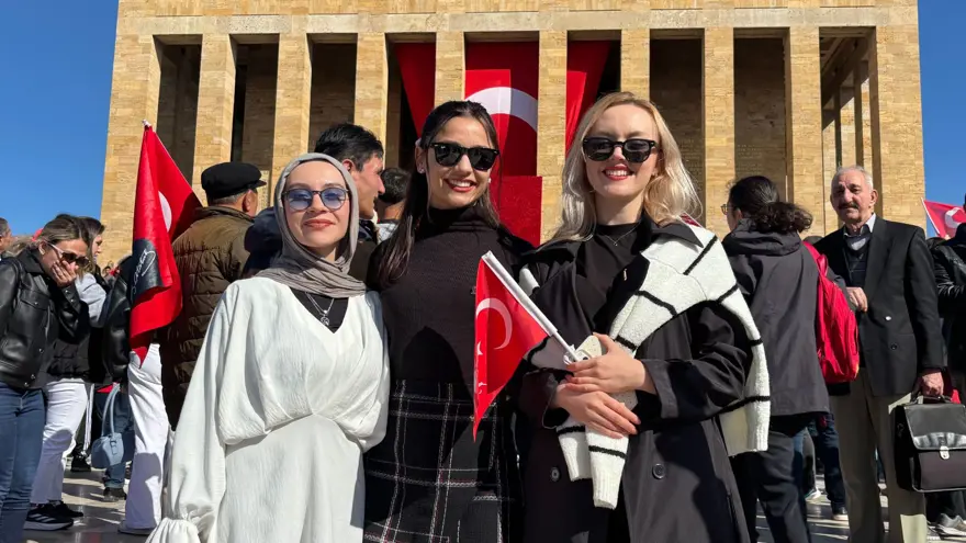 Anıtkabir'de Cumhuriyet coşkusu: Binler Atatürk'e koştu 3