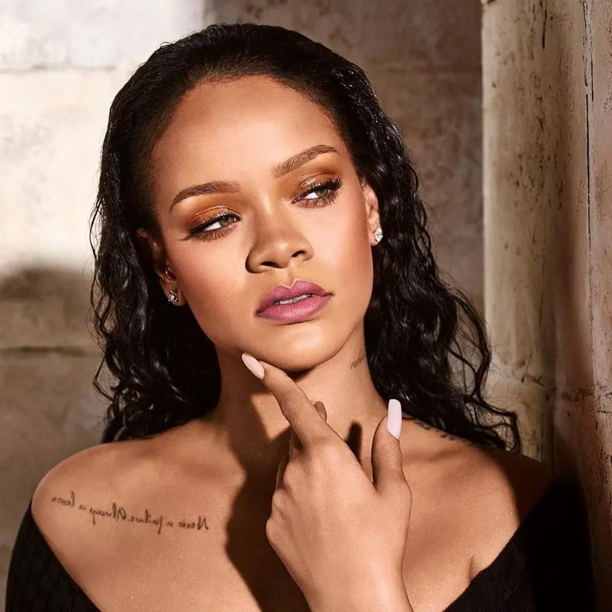 2023 Super Bowl'da Rihanna sahne alacak 7