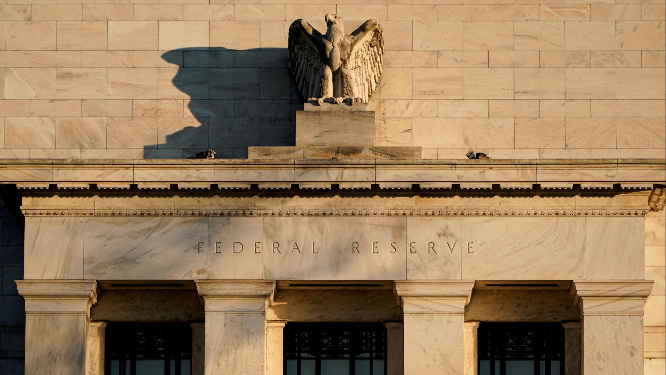 Fed raporu: Ekonomi büyüyor ancak riskler artıyor