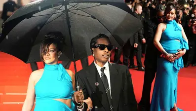 Rihanna, hamilelik stiliyle Cannes Film Festivali'nde