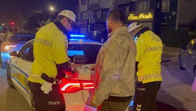 Şirket aracıyla alkollü yakalandı, polisi suçladı