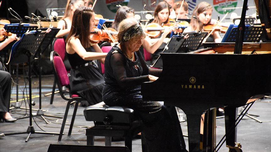 İdil Biret Bodrum'da konser verdi