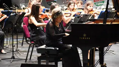 İdil Biret Bodrum'da konser verdi