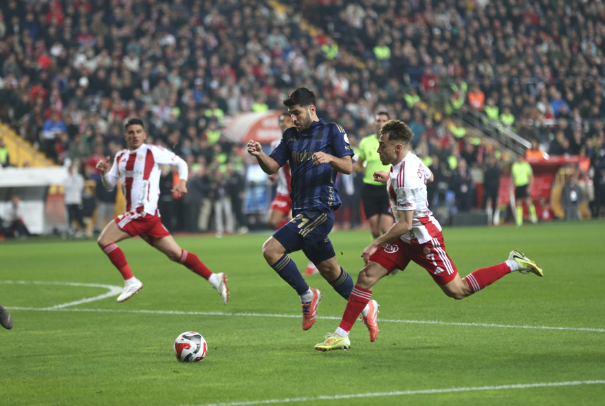 "Düdükler kimin için çalıyor" Spor yazarları Fenerbahçe'yi kıymetlendirdi 