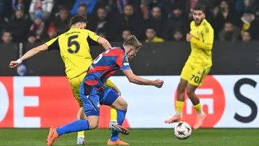 Fenerbahçe, Çekya'dan 1 puanla dönüyor: Tartışmalı penaltı kararı maça damga vurdu