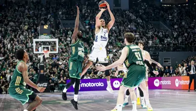 Son saniyede gelen zafer! Fenerbahçe Panathinaikos'u Atina'da devirdi