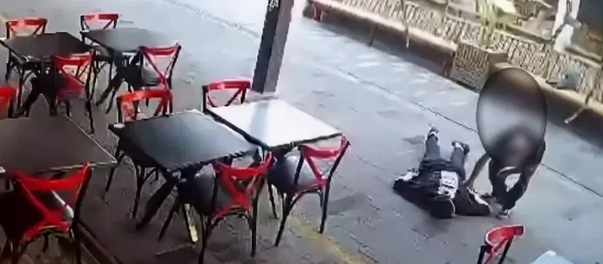 Fethiye'de büyük vicdansızlık: Bayılan gencin cüzdanından parasını çaldı 2