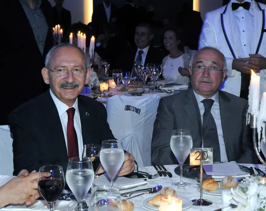 İktidar ile muhalefet aynı düğünde 