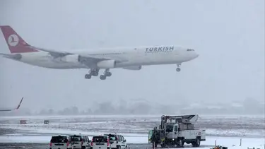 İstanbul'da uçuşlara fırtına engeli: Bugün ve yarın seferler iptal edildi