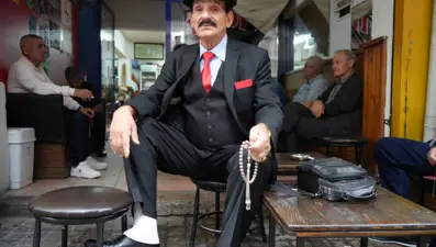 71 yaşındaki "yürüyen Çarşamba": 50 yıldır yöresel giysi ile geziyor