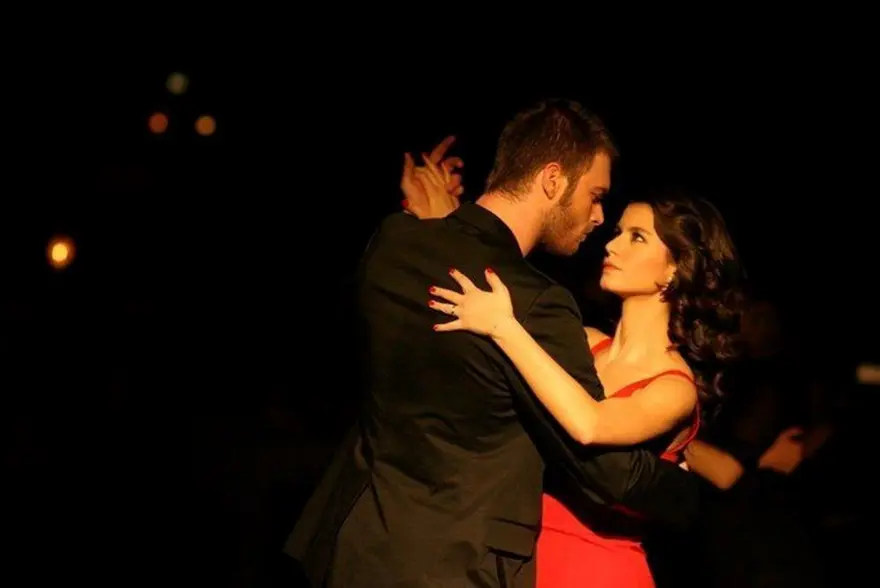 Hazal Kaya, Selçuk Yöntem ve Beren Saat bir araya geldi 5
