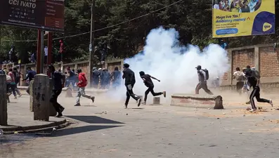 Madagaskar'da protestolar sürüyor: Hükümet görevden alındı