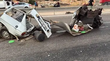 Bariyere çarpan araç hurda yığınına döndü: Bir ölü, bir yaralı