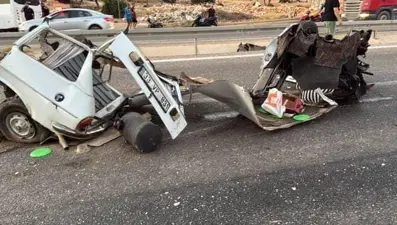 Bariyere çarpan araç hurda yığınına döndü: Bir ölü, bir yaralı