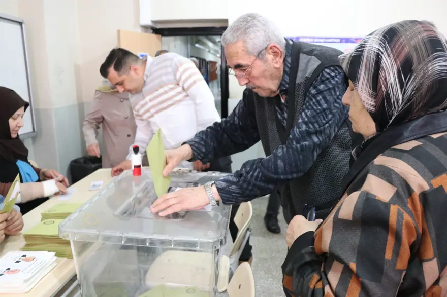 Deprem bölgesinde seçimin ikinci turu 18