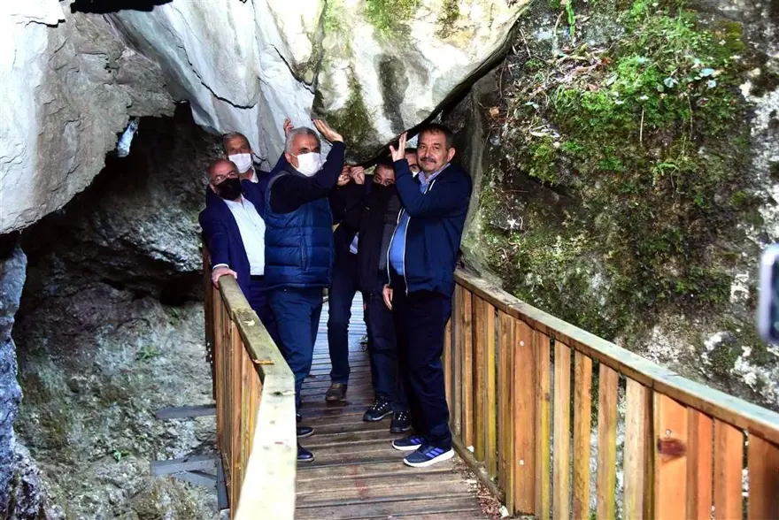 "DÜNYA'DA ÖRNEK KANYONLARDAN BİR TANESİ HORMA KANYONU'DUR" 13 "DÜNYA'DA ÖRNEK KANYONLARDAN BİR TANESİ HORMA KANYONU'DUR" 13