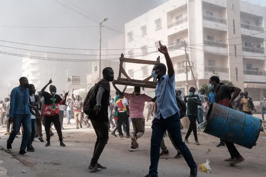 Senegal'de seçim krizi: İnternete erişim engellendi Senegal'de seçim krizi: İnternete erişim engellendi