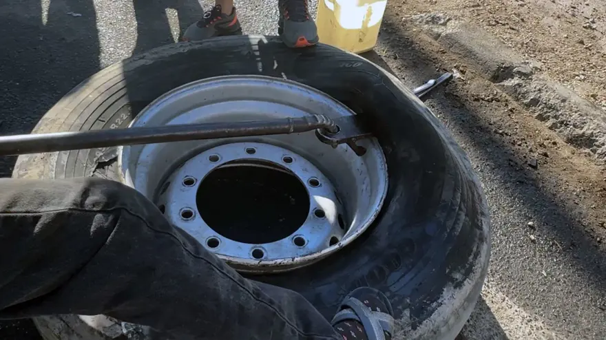 Otoyolda uyuşturucu operasyonu: TIR’ınlastiklerinden uyuşturucu çıktı 1