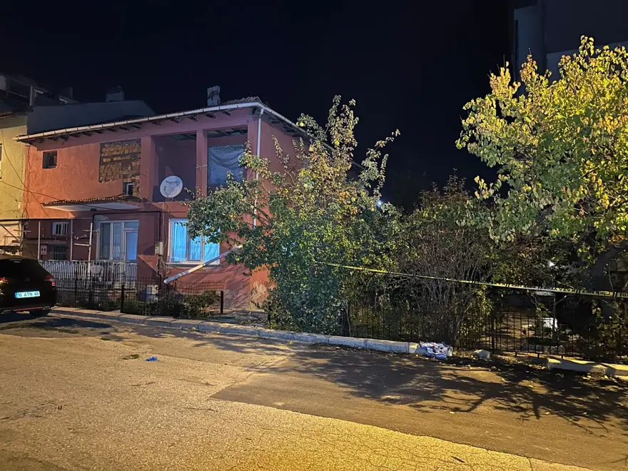 Uşak'ta evlat dehşeti: Üç kişiyi bıçakla yaraladı 