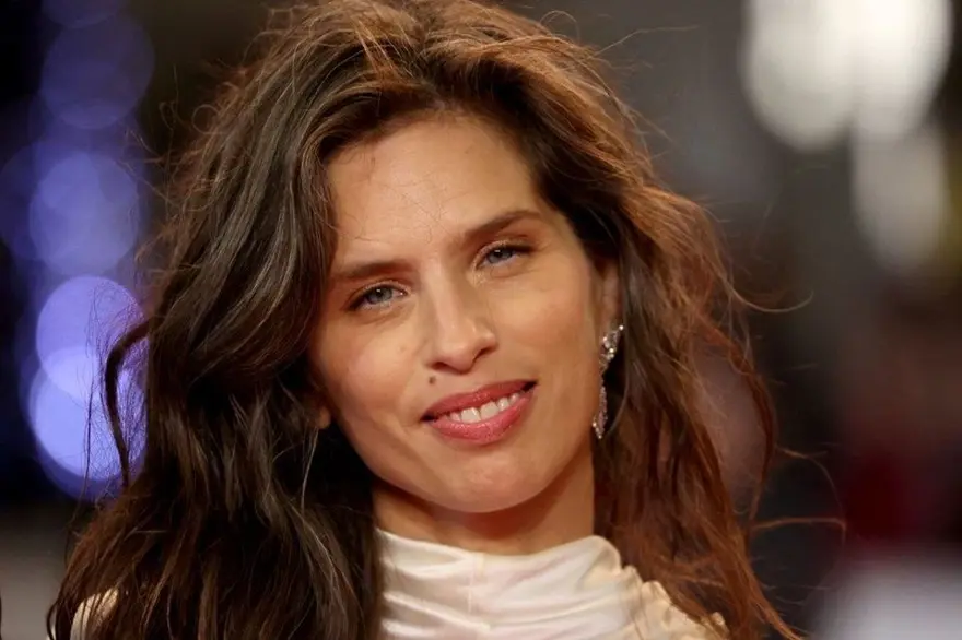 SAÇINDAN TUTUP TÜKÜRDÜ 3