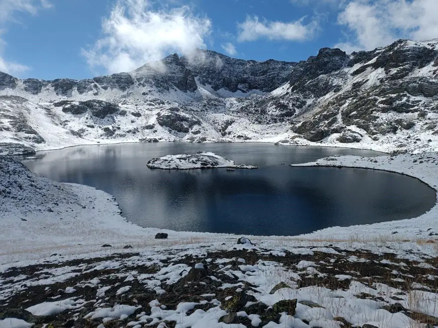 Kar yağışı etkili oldu: Doğasıyla turistlerin gözdesi Kar yağışı etkili oldu: Doğasıyla turistlerin gözdesi