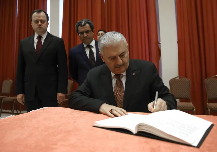 Başbakan Binali Yıldırım'dan Rusya'nın Ankara Büyükelçiliğine ziyaret 3