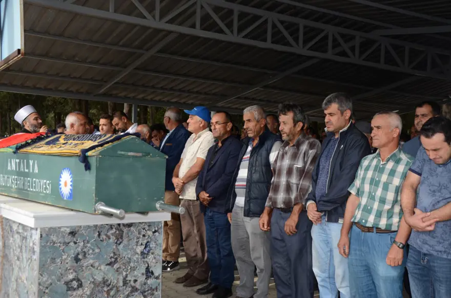 Genç Melike 1 hafta süren yaşam savaşını kaybetti 5 Genç Melike 1 hafta süren yaşam savaşını kaybetti 5