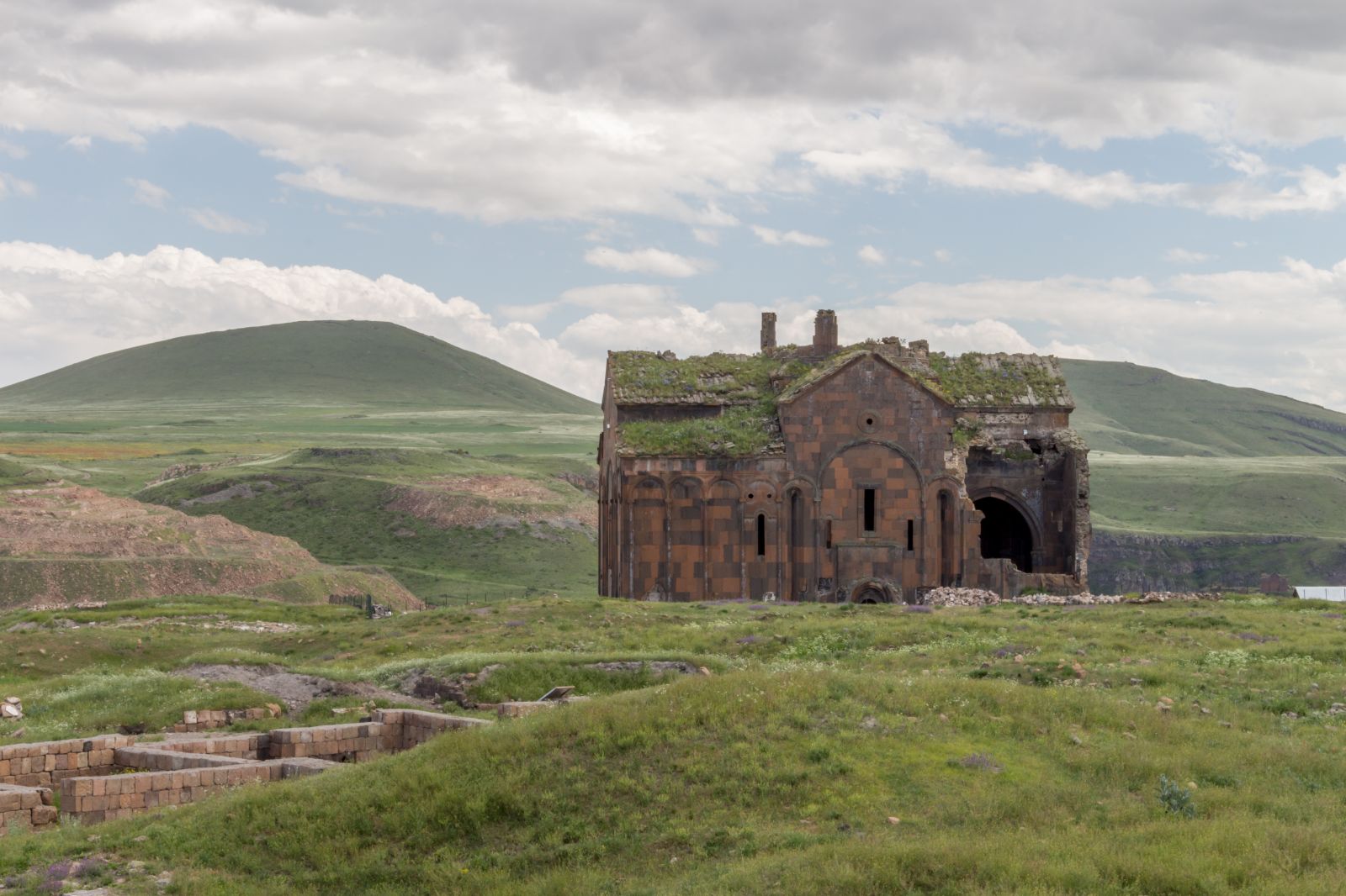 Kars'ta turistlerin gözdesi Ani Tarihi Kenti (Kars gezilecek yerler)