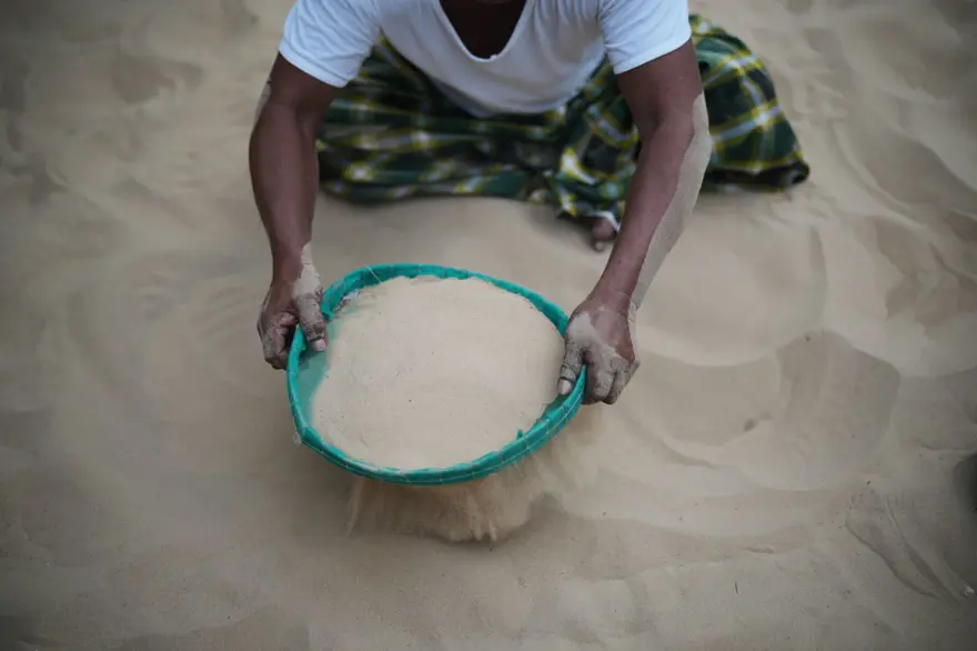Bu halk kumda yaşıyor: Evler de bahçeler de plaj 5