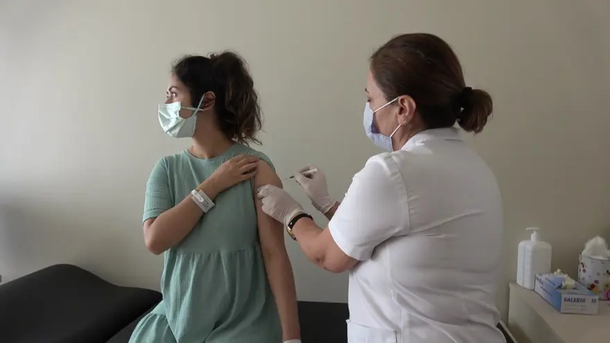 Türkiye'de üçüncü doz aşılama başladı: İşte 5 soruda merak edilenler 2