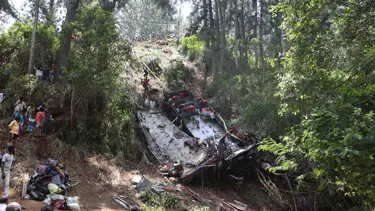 Sri Lanka’da yolcu otobüsü uçuruma yuvarlandı: 21 ölü