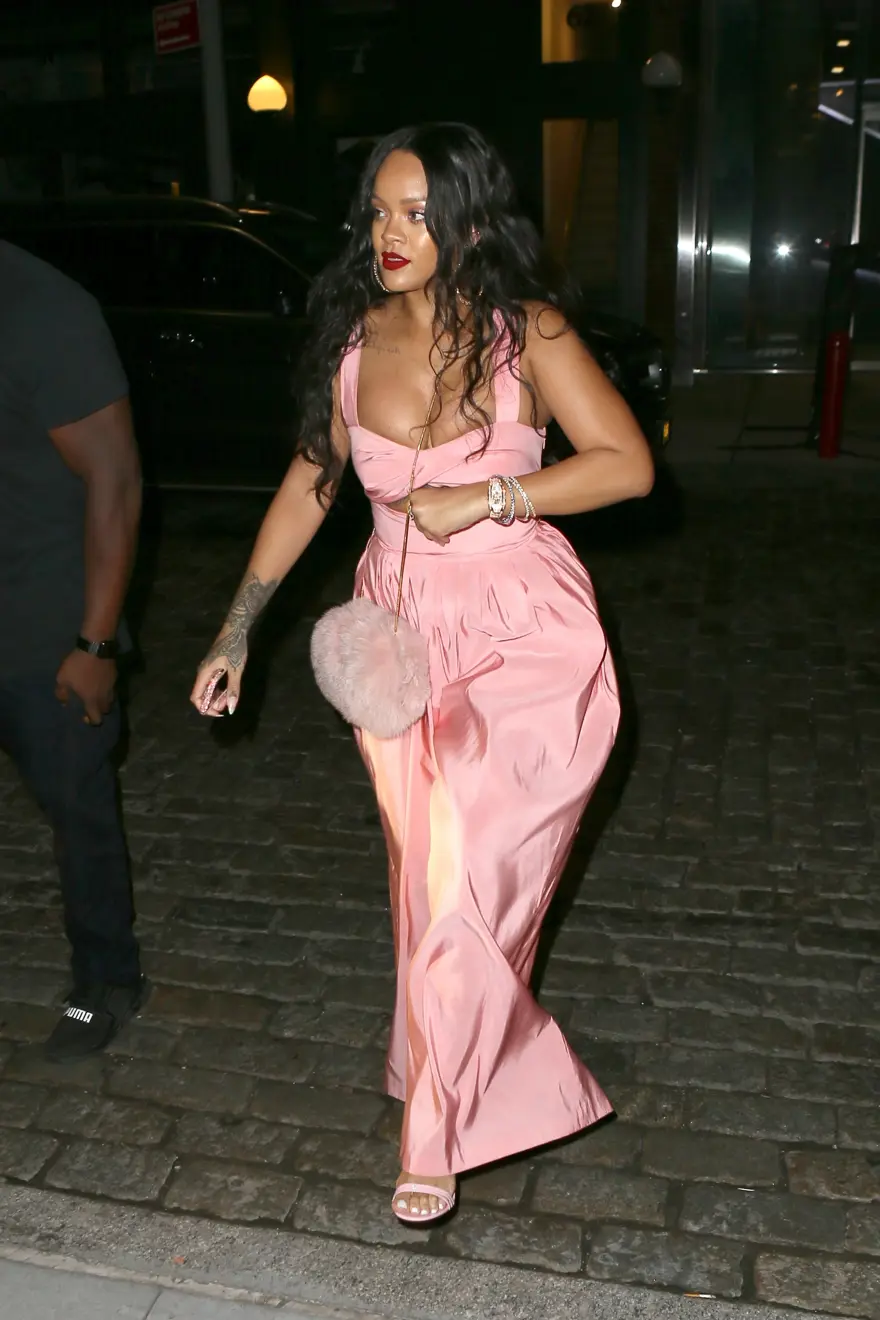 Rihanna’nın pembe stili 4