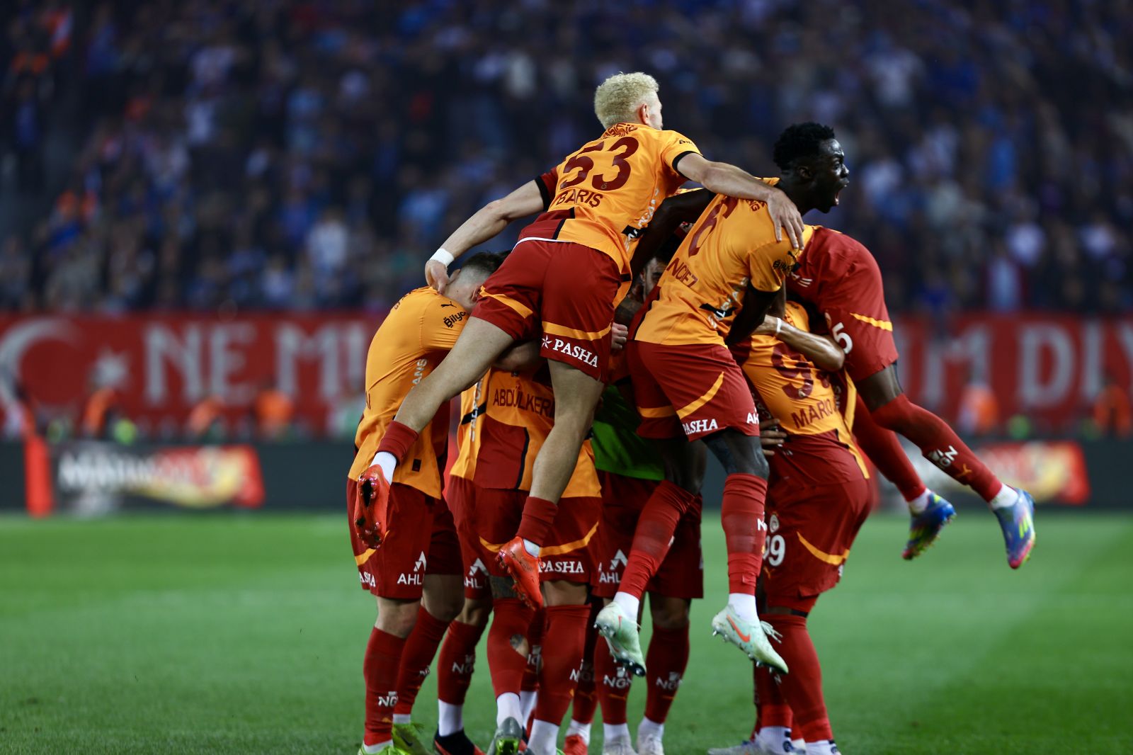Rıdvan Dilmen: Galatasaray vitesi 2'den 5'e çıkardı