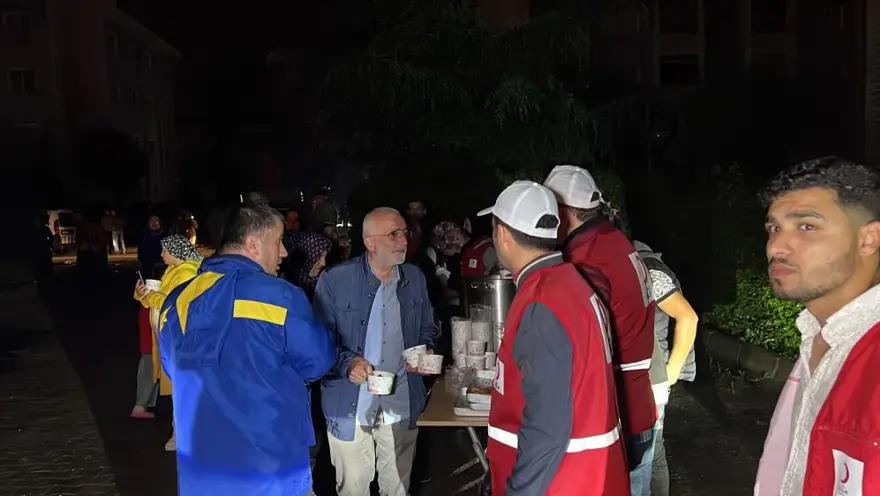 Düzce'de taşkın 1200 haneyi elektriksiz bıraktı 2