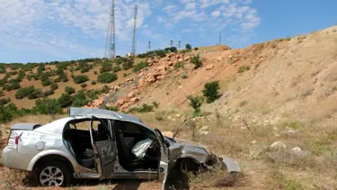 Malatya'da otomobil uçuruma yuvarlandı: 2 ölü, 1 yaralı