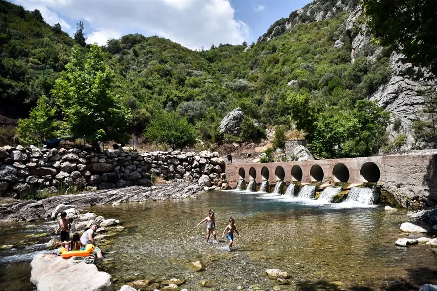 Mersin'de iki dağ arasında sallarla yolculuk yapılıyor: Kisecik Kanyonu 10